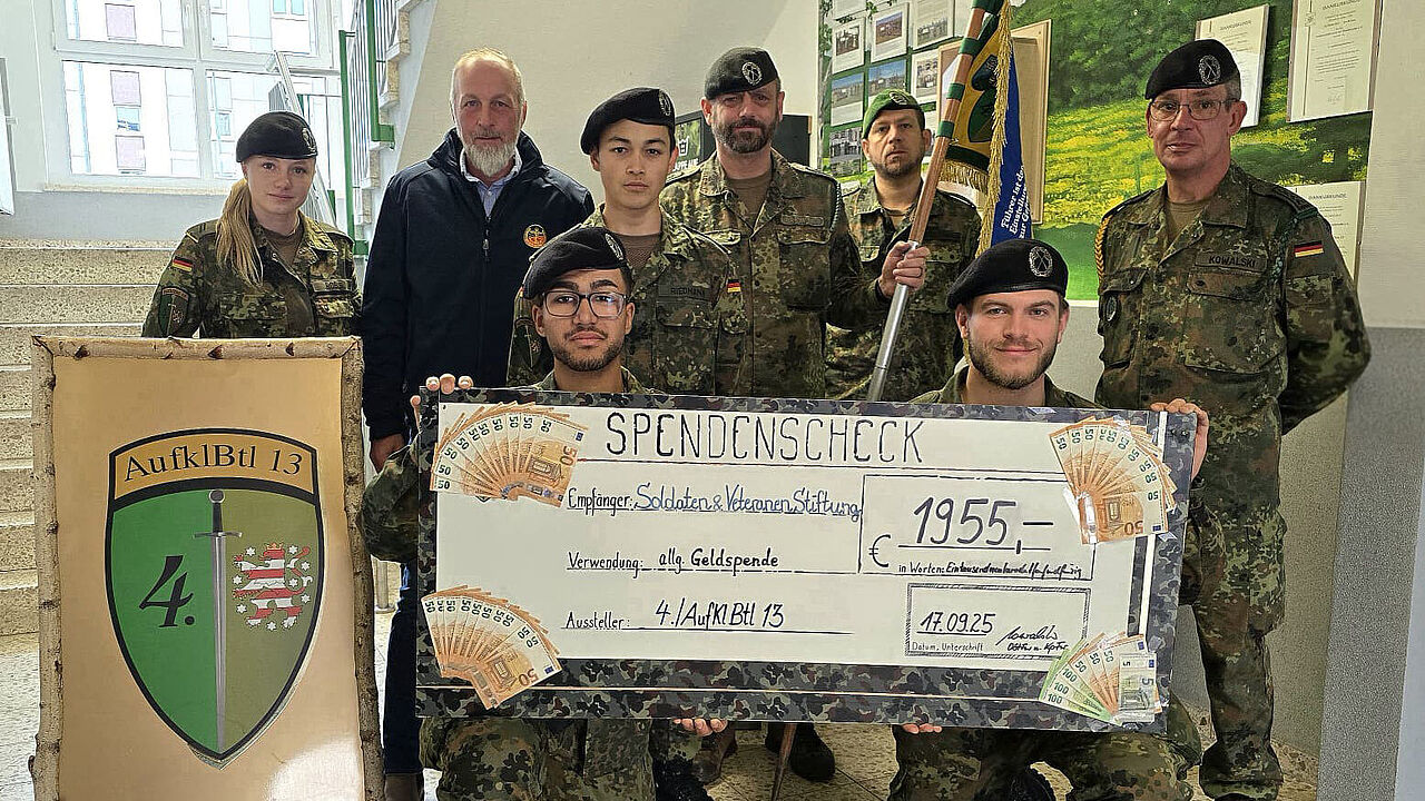 Die stolze Summe von 1955 Euro sammelten die Aufklärer aus Bad Salzungen für die Soldaten-und Veteranen-Stiftung. Foto: 4.AufklBtl 13