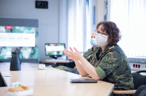 Generalarzt Dr. Almut Nolte führt als Kommandeurin und Ärztliche Direktorin das Bundeswehrzentralkrankenhaus Koblenz. Foto: Bundeswehr/Markus Dittrich