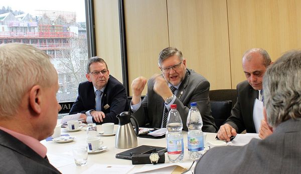 Vorsitzender des Bezirks Neckar - Tauber - Jagst Hauptmann a.D. Uwe Paul warb mit guten Argumenten für die Einführung einer Besoldungsgruppe "S" (Soldaten). Foto: DBwV/IK