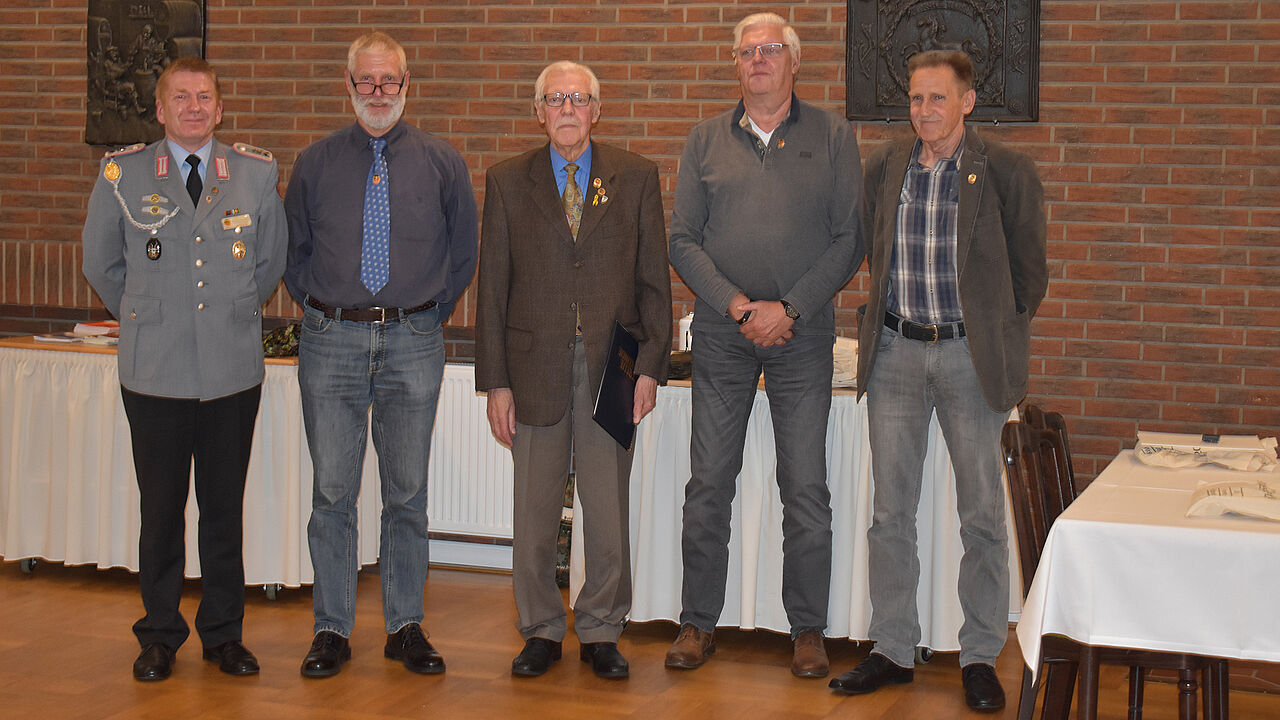 Gerd Dombrowski, Siegfried Jäger, Klaus-Dieter Paustian, Andreas Fleischmann und Norbert Frühling (v.l.n.r.). Foto: DBwV