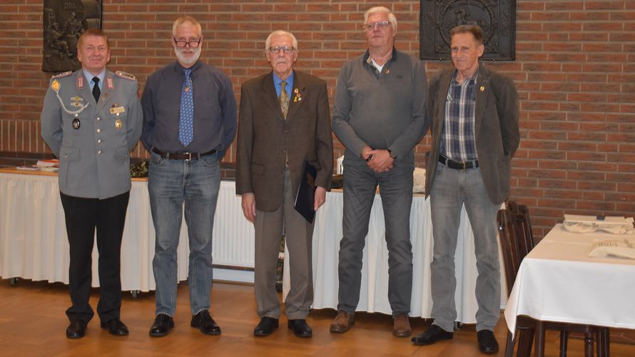Gerd Dombrowski, Siegfried Jäger, Klaus-Dieter Paustian, Andreas Fleischmann und Norbert Frühling (v.l.n.r.). Foto: DBwV