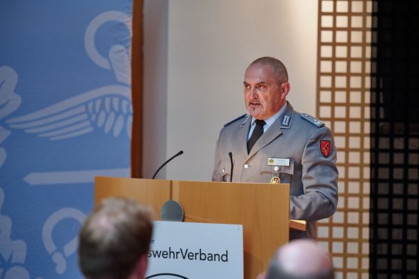 Landesvorsitzender Oberstleutnant a.D. Josef Rauch bei seinem Schlusswort. Foto: DBwV/Ingo Kaminsky