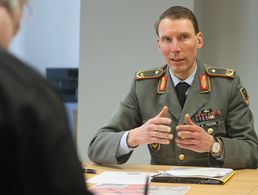 General Freuding im Interview mit dem Deutschen BundeswehrVerband. Foto: DbwV/Christian Höb