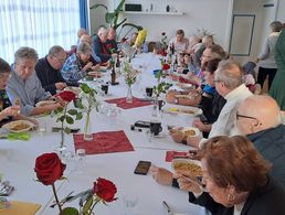 Gute Stimmung herrschte beim gemeinsamen Frühschoppen der Kameradschaften ERH Marzahn-Hellersdorf und Lichtenberg-Hohenschönhausen. Foto: Graffmann
