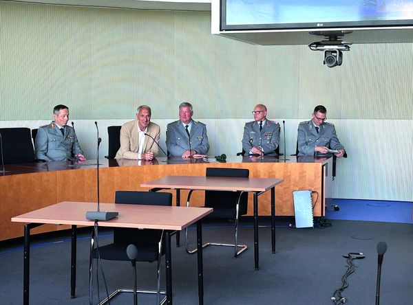 Erster Höhepunkt des Seminars war der Austausch mit SPD-Verteidigungspolitiker Christoph Schmid. Foto: DBwV