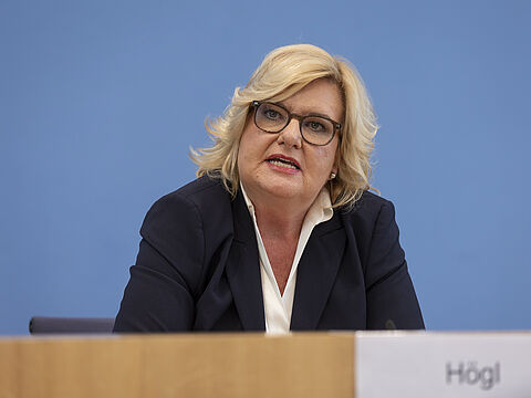 Die Wehrbeauftragte Eva Högl stellte am Dienstag den Wehrbericht für das Jahr 2023 vor. Foto: picture alliance / Lorenz Huter/photothek.de/Lorenz Huter