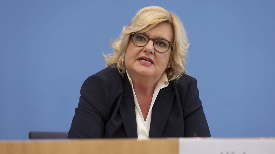 Die Wehrbeauftragte Eva Högl stellte am Dienstag den Wehrbericht für das Jahr 2023 vor. Foto: picture alliance / Lorenz Huter/photothek.de/Lorenz Huter