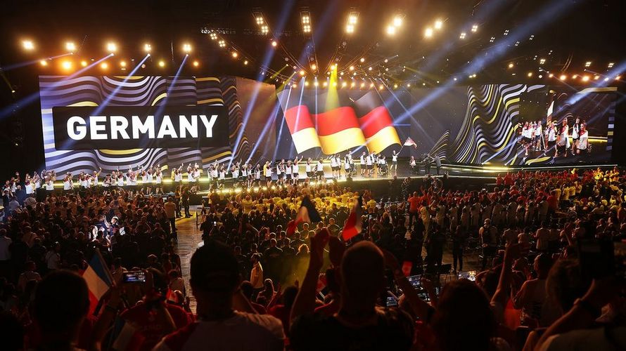 Mit einem riesigen Jubel empfangen 25.000 Zuschauer das deutsche Invictus-Team. Foto: Getty Images