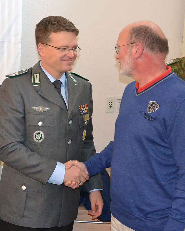 Ein kurzes Gespräch mit Carsten Wulf vom Marineunterstützungskommando (MUKdo) und Sprecher der zivilen Mitglieder des DBwV im Landesverband Nord, konnte in dem knappen Zeitplan auch noch untergebracht werden: Nachlese der Personalratswahlen 2016, Vorstell