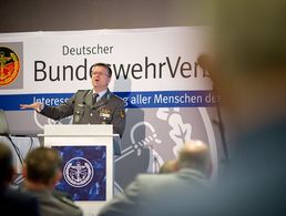 Der DBwV-Bundesvorsitzende Oberstleutnant André Wüstner schickte einen flammenden Appell in Richtung Politik Fot: DBwV/Bombeke