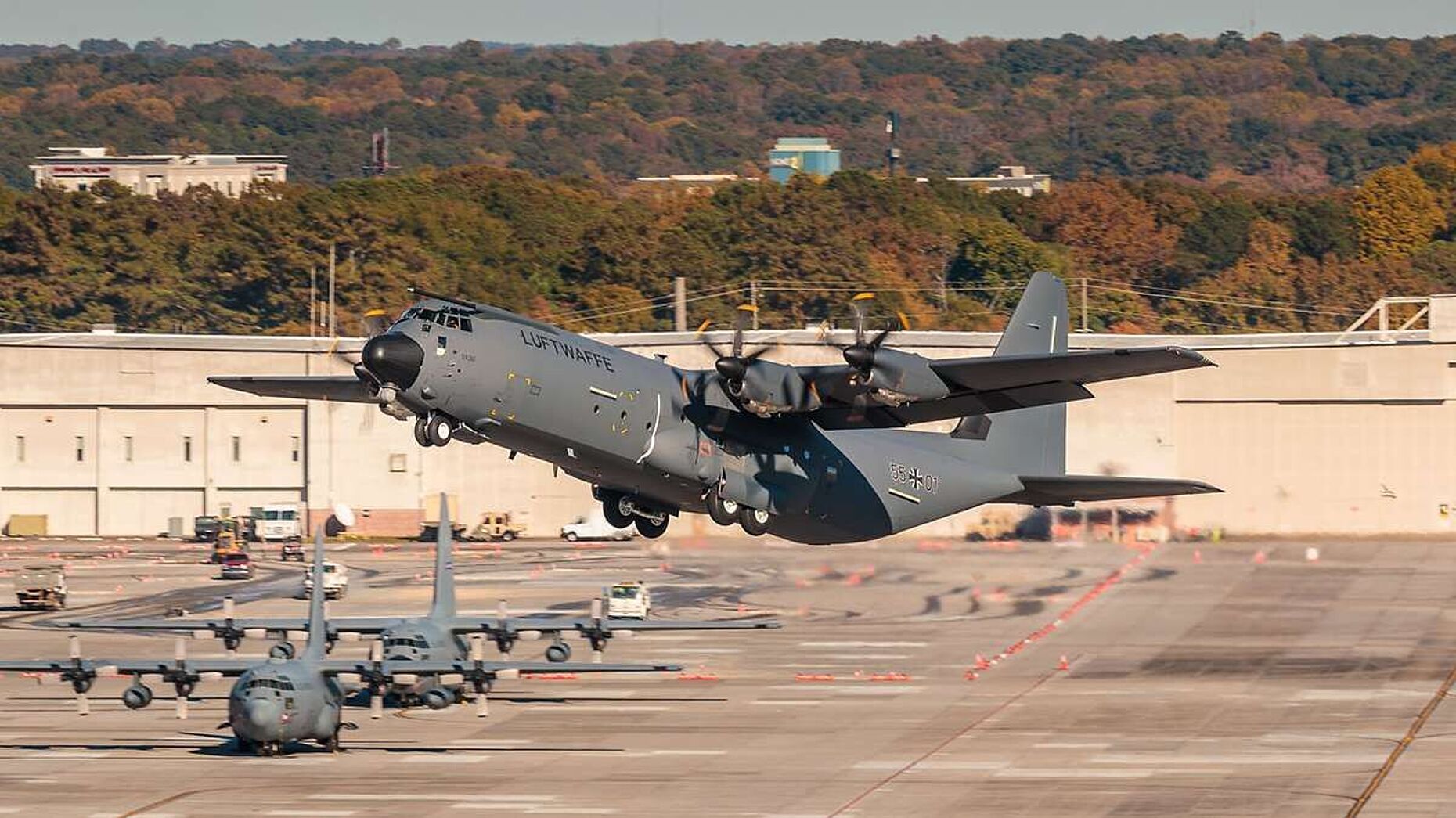 Die C-130J mit der Kennung 55+01 hob am 8. November 2021 erstmals ab. Foto: Lockheed Martin