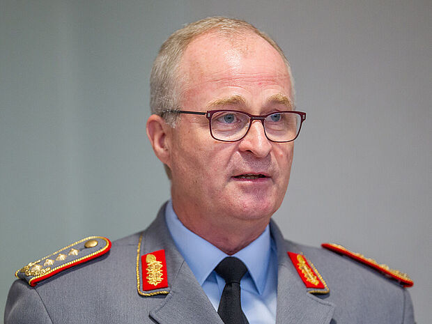 General Eberhard Zorn kann auf eine ganze Reihe herausgehobener Führungs- und Stabsverwendungen verweisen. Foto: Bundeswehr/Jane Schmidt