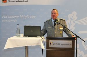 Hauptmann a.D. Uwe Köpsel begrüßte die Tagungsteilnehmer Foto: DBwV/Hahn