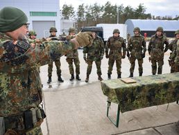 Soldaten der Heimatschutzkompanie "Schwäbische Alb" in Stetten am Kalten Markt: Viele Reservedienst Leistende dürften sich jetzt über die Anpassung der Mindestleistungen freuen. Foto: Bundeswehr/Anne Weinrich