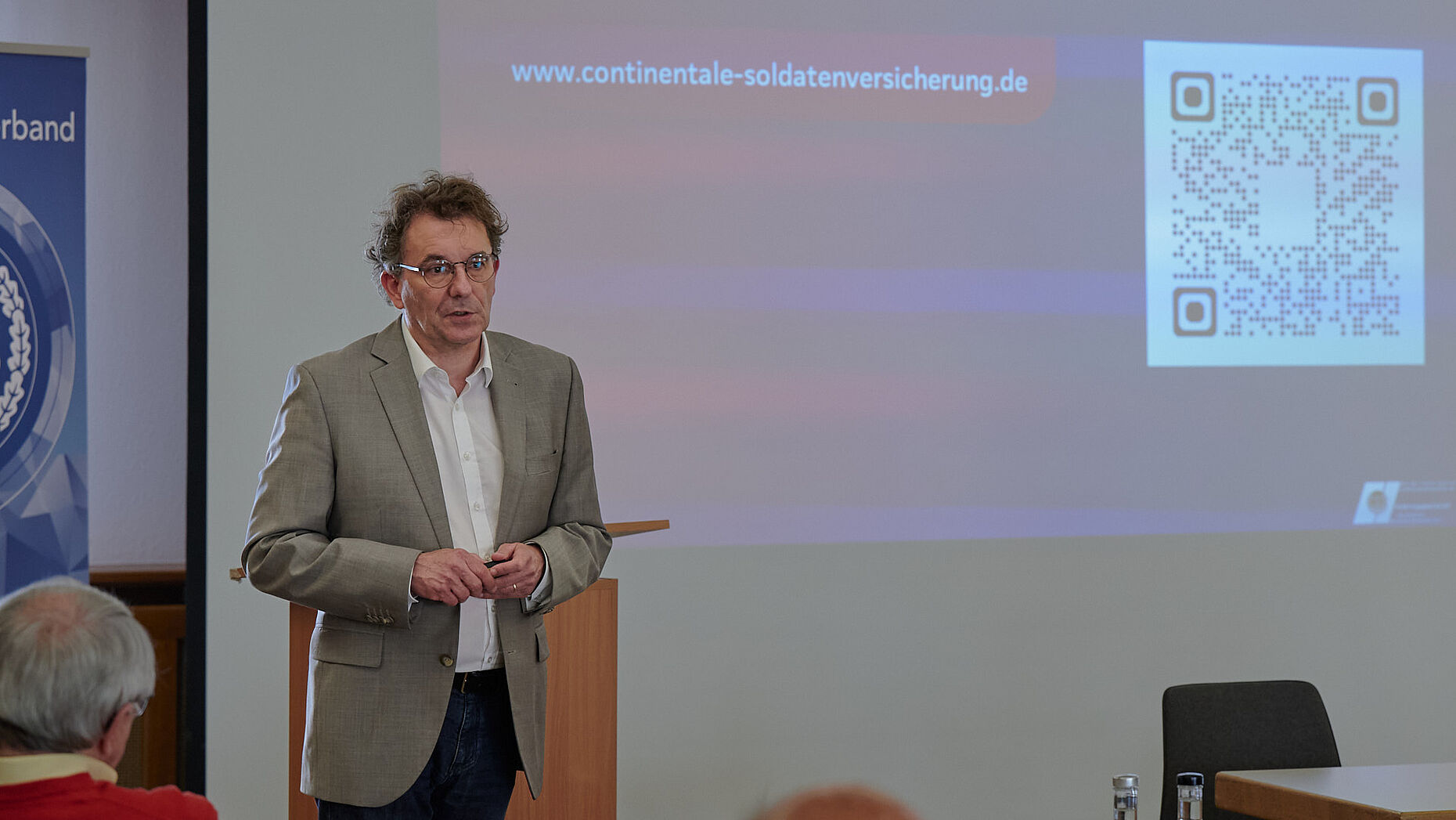 Mit guten Argumenten für eine Beratung durch die Empfehlungspartner der FöG überzeugte Frank Liedtke die Vorsitzenden. Foto: DBwV/Ingo Kaminsky