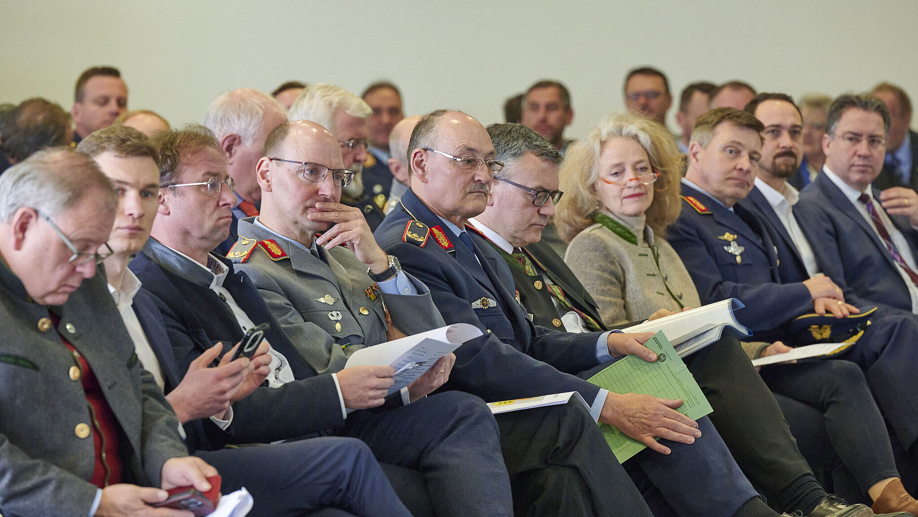 Der Landesverband Süddeutschland begrüßte mehr als 100 Gäste aus Politik, Bundeswehr, Wissenschaft, Kommunen und Reservistenorganisationen zum Jahresempfang. Festredner war Staatsminister Dr. Florian Herrmann, begleitet von weiteren Mitgliedern des bayerischen Landesparlaments. Foto: IK