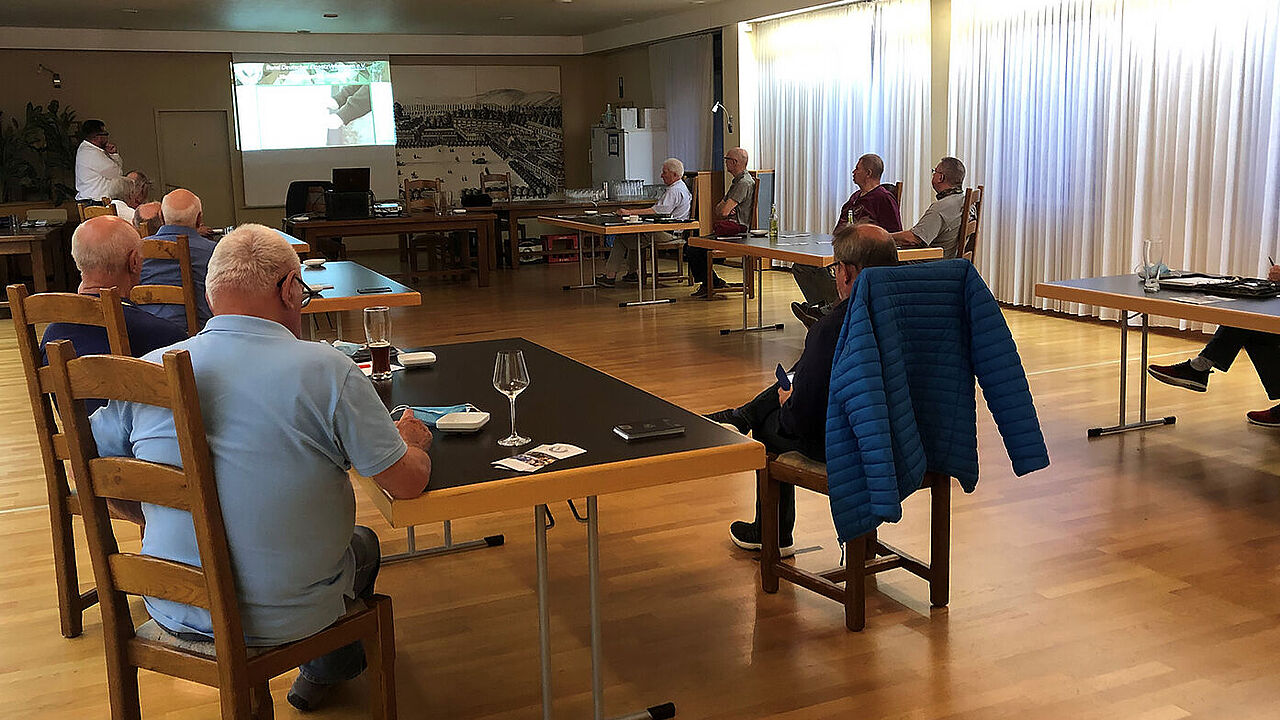 Die wichtige Arbeit des Bund Deutscher EinsatzVeteranen (BDV) stellte Christian Bost den Ehemaligen in Saarlouis vor. Foto: DBwV/KERH Südliches Saarland