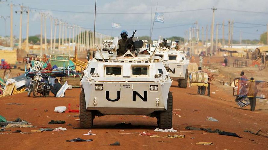 Transportpanzer der UN im Südsudan: Die Bundeswehr beteiligt sich seit 2011 an der Beobachtermission UNMISS. Der Einsatz wird nun um ein weiteres Jahr verlängert. Foto: UN/Stuart Price