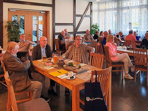 Der Vortrag zum Thema „Elternunterhalt“ fand großes Interesse der Mitglieder der Kameradschaft ERH Würzburg-Veitshöchheim. Foto: Roland Stengl