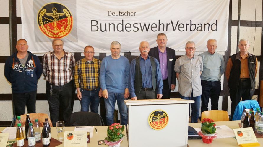 Der neue  Vorstand der Kameradschaft unter Vorsitz von Stabsfeldwebel a.D. Karlheinz Buld sowie Oberstabsfeldwebel a.D. Bernhard Hauber und Ehrenvorsitzender Stabsfeldwebel a.D.  Hubertus Fromm. Fotos: Peter Vietze