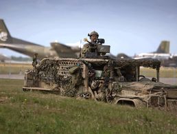 KSK-Soldaten bei einer Vorführung: Kommandeur Brigadegeneral Markus Kreitmayr richtete sich mit deutlichen Worten an seine Soldaten. Foto: Bundeswehr/Falk Bärwald