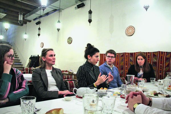 Treffen mit Abgeordneten Maria Mezentseva und Solomiia Bobrovska in Kiew. Foto: Fabian Schlüter