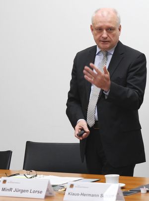 Referatsleiter P II 3, Ministerialrat Jürgen Lorse: Aufbau, Umbau und Abbau müssen gleichzeitig angegangen werden