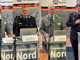 Die Referenten bei der Tagung in Dötlingen (v.l.n.r.): Oberstabsfeldwebel a.D. Frank Heidemann, stellvertretender Vorsitzender Heer im Bundesvorstand, Hauptmann Andreas Bindernagel aus dem BAPersBw, Oberstleutnant Robert Thiele, Vorsitzender Heer, und Oberst i.G. Martin Hess, Referatsleiter im BAPersBw. Fotos: LV Nord