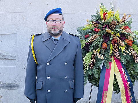 Der Vorsitzende der StoKa München, Hauptfeldwebel Mirko Lange, nach der Kranzniederlegung bei der Zentralfeier der Stadt München zum Volkstrauertag. Foto: Mirko Lange