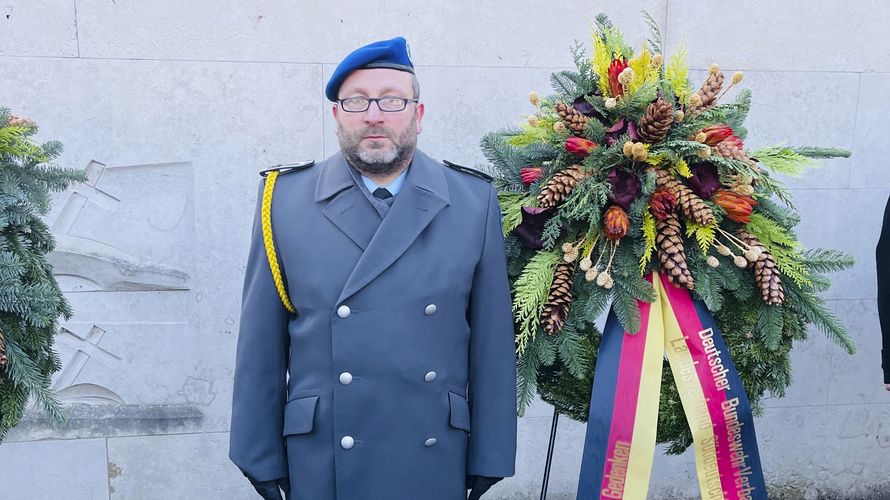 Der Vorsitzende der StoKa München, Hauptfeldwebel Mirko Lange, nach der Kranzniederlegung bei der Zentralfeier der Stadt München zum Volkstrauertag. Foto: Mirko Lange