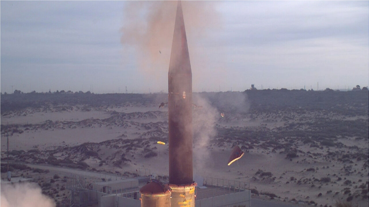 Start eines "Arrow-3"-Flugkörpers in den USA: Das System soll in der Lage sein, anfliegende Raketen bis in die Stratosphäre hinein abzufangen. Foto: United States Missile Defense Agency