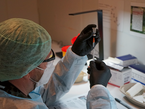 Impfungen schützen nicht nur Einzelne, sondern stärken auch die Widerstandsfähigkeit ganzer Gesellschaften. Foto: DBwV/Kruse