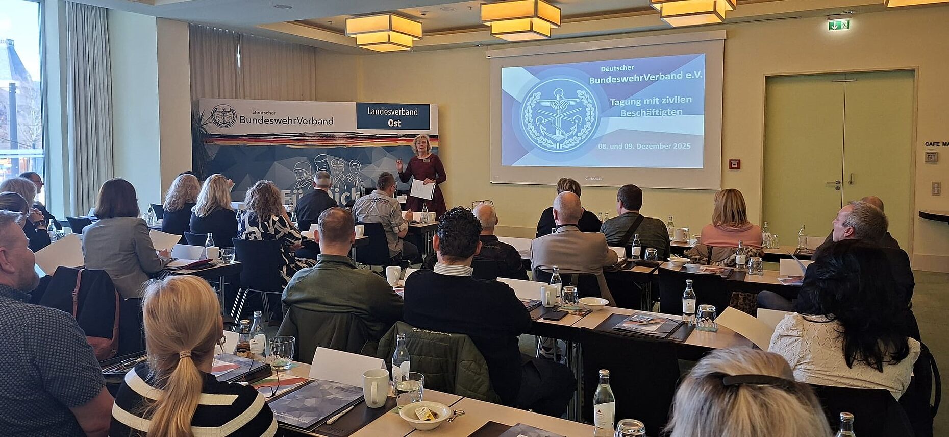 Bei ihrer letzten Tagung als Beisitzerin zivile Beschäftigte, war es Beate Osan vorbehalten, die Tagung mit ihrem Einführungsvortrag zu eröffnen. Foto: Beate Osan