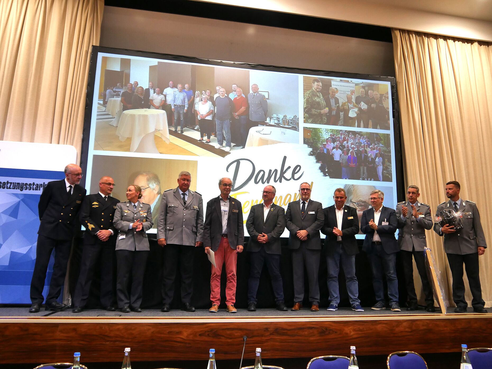 Verabschiedung Ferdinand Hansens (5.v.l.) durch den Landesvorstand. Foto: DBwV
