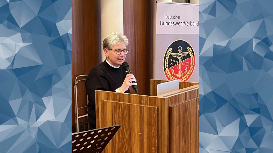 Die leitende Militärdekanin des Evangelischen Militärdekanats Köln, Petra Reitz, war zu Gast bei den Ehemaligen in Bonn. Foto: KERH Bonn   