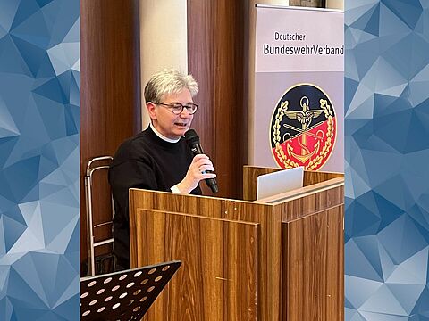 Die leitende Militärdekanin des Evangelischen Militärdekanats Köln, Petra Reitz, war zu Gast bei den Ehemaligen in Bonn. Foto: KERH Bonn   
