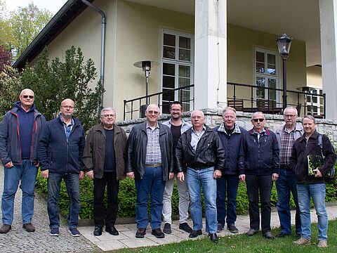 Aus insgesamt zehn Personen setzt sich der neugewählte Vorstand der KERH Potsdam unter Führung von Udo Schultz (4. von links) zusammen. Foto: Rainer Bartsch