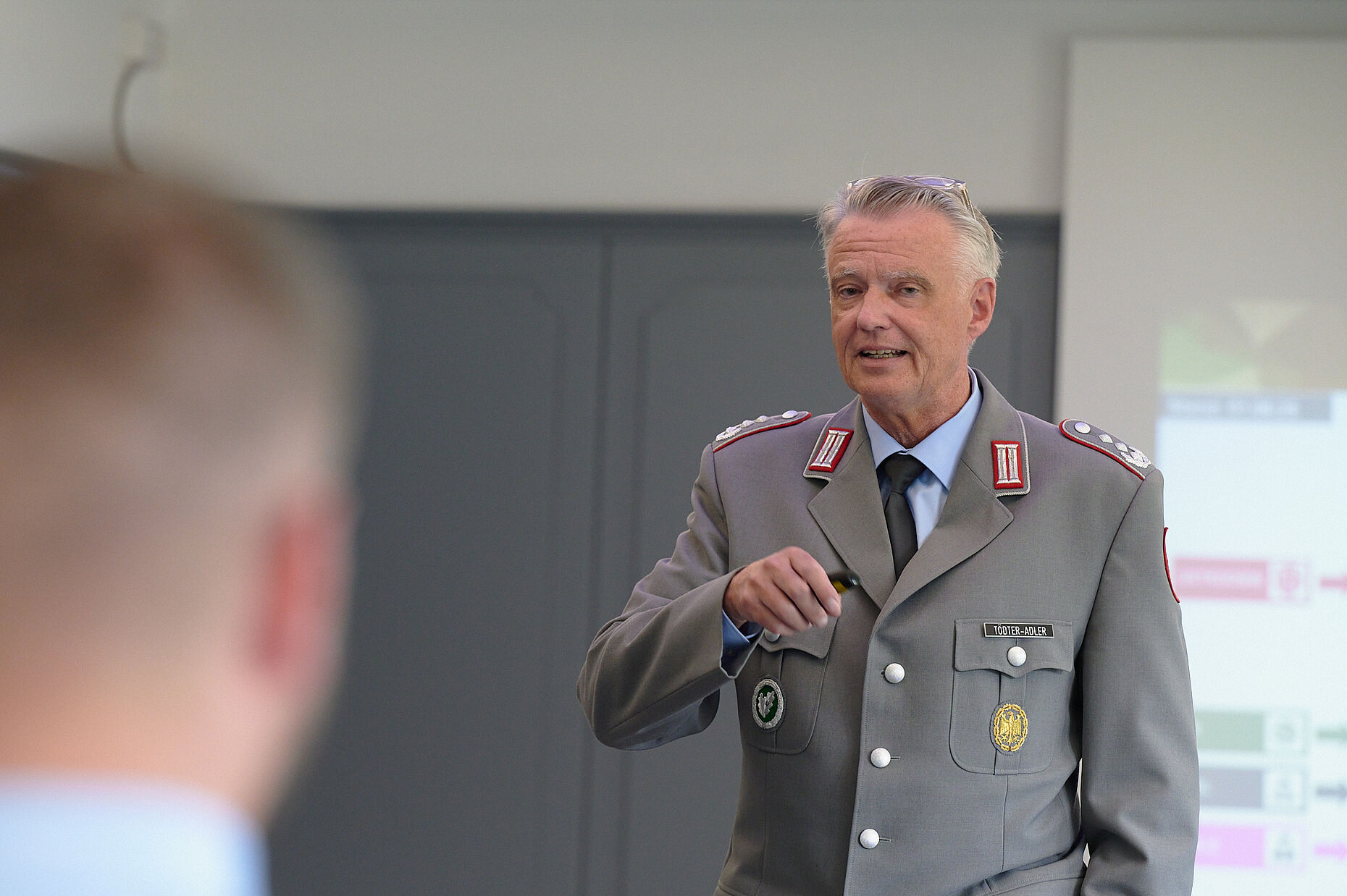Oberst Olaf Tödter-Adler informierte über die Arbeit des KarrC Stuttgart. Fotos: IK