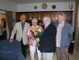 StHptm a.D. Helmut Köhler, Frau Brigitte von Grabe, Hptm a.D. Udo Kloos und OStFw a.D. Franz-Peter Müller Foto: DBwV/Hornemann