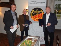 Hauptgefreiter d.R. Frank Pingel, Stabsfeldwebel a.D. Werner Messerschmidt und Hauptmann a.D. Alfred Eberle (v.l.n.r.). Foto: DBwV