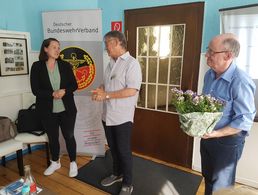 Einen informativen und engagierten Vortrag  zu den Themen rund um die Absicherung im Pflegefall erlebten die DBwV-Mitglieder in Gießen. Foto: KERH Gießen