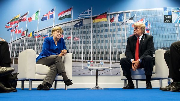 Angela Merkel und Donald Trump im bilateralen Gespräch beim Gipfel. Da gab sich der US-Präsident versöhnlich. Davor und danach sah es anders aus. Foto: dpa