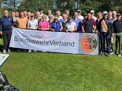 Beim Golfturnier kamen 400 Euro für die SVS zusammen.
