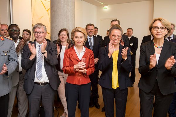 Verteidigungsministerin Ursula von der Leyen sprach zur deutsch-französischen Zusammenarbeit Foto: Deutscher Bundestag/Urban