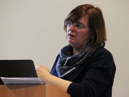 Sozialberaterin Silke Middeke rät, Vorsorge-/Betreuungsvollmachten sowie Testamente regelmäßig auf Aktualität zu prüfen. Foto: Gerd Braun