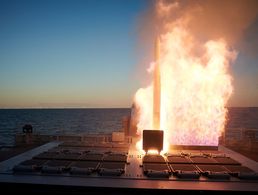 SSM Schießen aus dem Vertical Launch System (VLS) der Fregatte Hamburg auf der Andoya Test Range im Rahmen des Missile Firing Exercise 21 in Nord-Norwegen. Foto: Bundeswehr/Volker Muth
