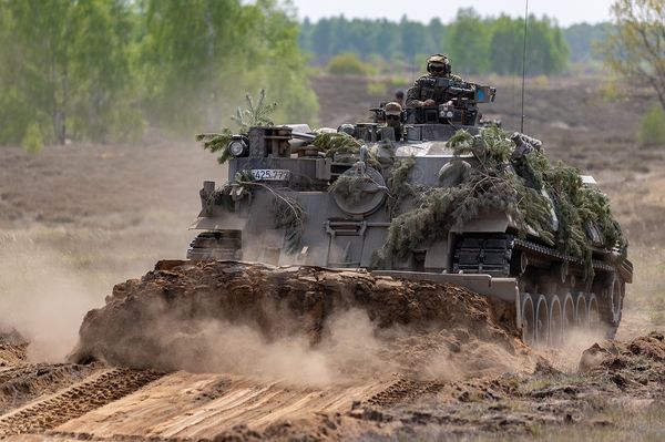 Ein Nachfolger für den Pionierpanzer Dachs zählt zu den aktuellen Beschaffungsprojekten, für die Gelder bereitgestellt werden. Foto: Bundeswehr: Marco Dorow