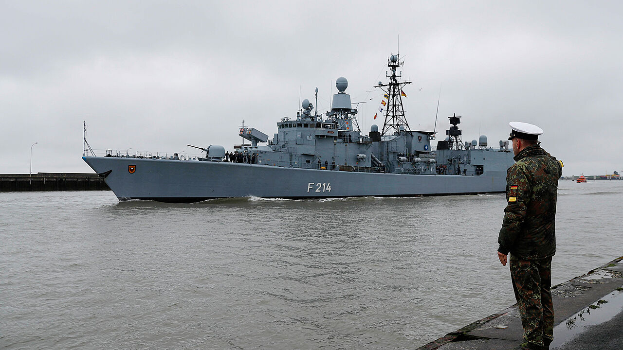 Die Fregatte Lübeck verlässt ihren Heimathafen Wilmelmshaven, um den Tender Werra bei der Standing Nato Maritime Group 2 abzulösen. Foto: Twitter/Deutsche Marine