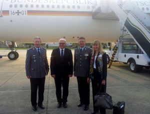 DBwV-Chef mit Außenminister Frank-Walter Steinmeier (Zweiter von links) in Afghanistan/Pakistan. Foto: DBwV
