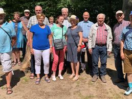 Einen kurzen Fotostopp legten die Teilnehmer der KERH Neubrandenburg beim Rundgang durch den Tiergarten Neustrelitz ein. Foto: Steffen Braun